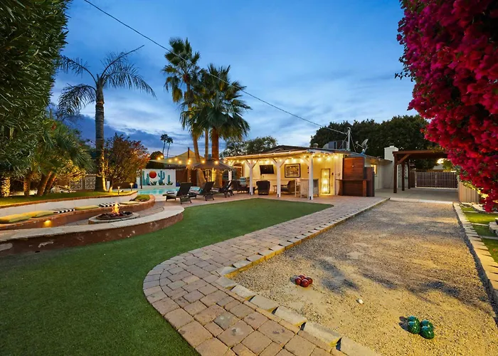 Holiday home Desert Oasis - Epic Backyard Pool Bocce Firepit Phoenix