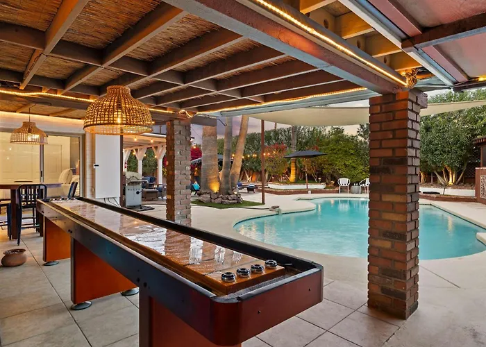 Holiday home Desert Oasis - Epic Backyard Pool Bocce Firepit