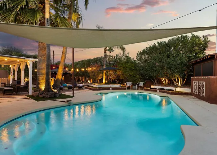 Desert Oasis - Epic Backyard Pool Bocce Firepit * Phoenix